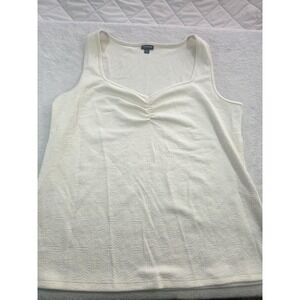 Torrid Size 2 Ivory Textured Tank Top Sweetheart Neckline Sleeveless